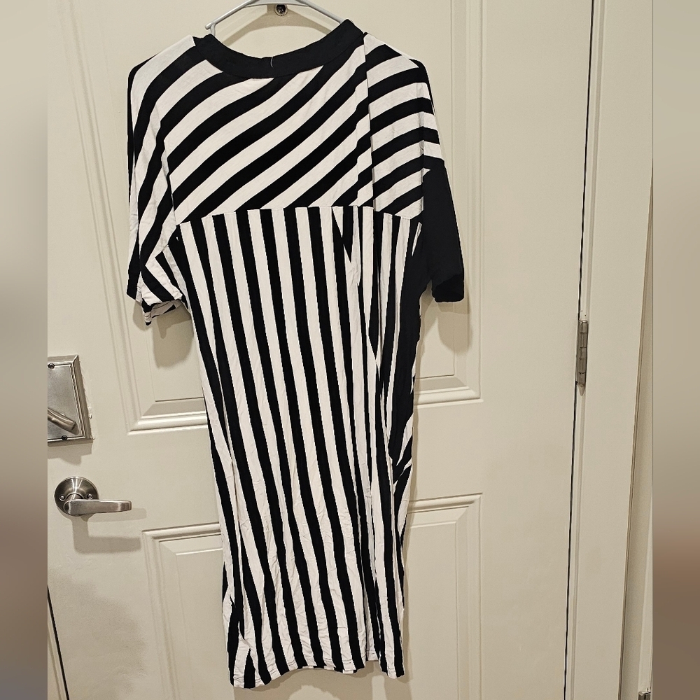 Asymmetrical Black and White Striped Dress - Picture 2 of 6